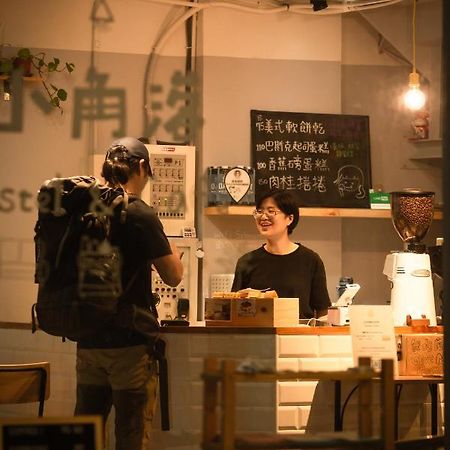 Corner Hostel & Cafe Taipei Esterno foto