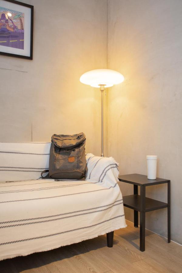 Corner Hostel & Cafe Taipei Esterno foto