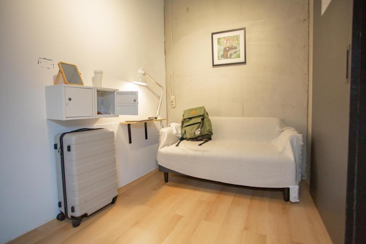 Corner Hostel & Cafe Taipei Esterno foto