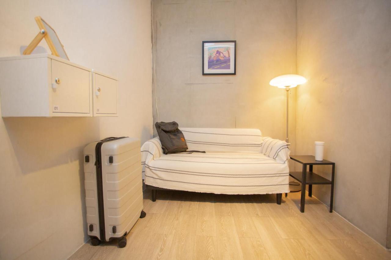 Corner Hostel & Cafe Taipei Esterno foto