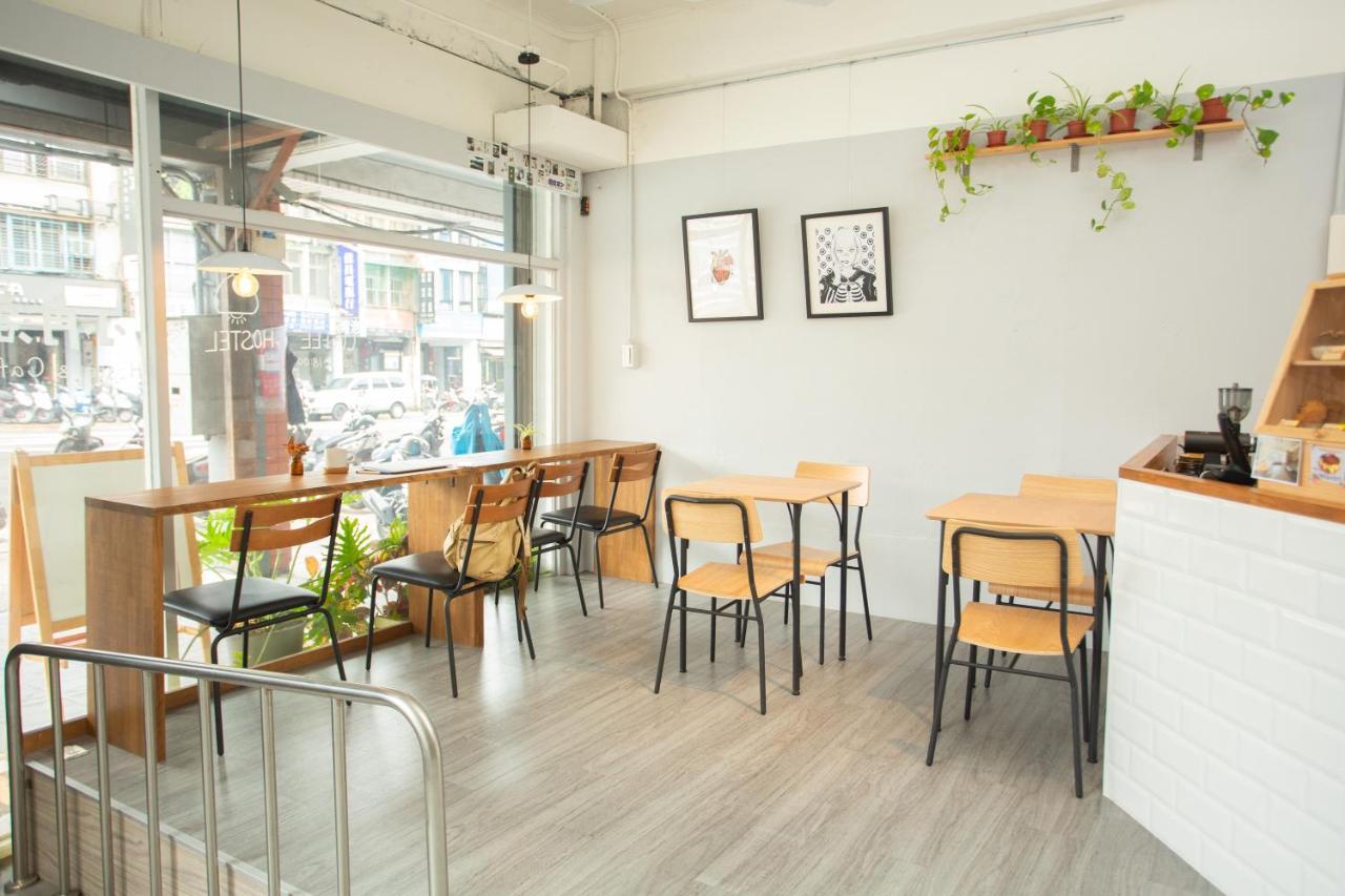 Corner Hostel & Cafe Taipei Esterno foto