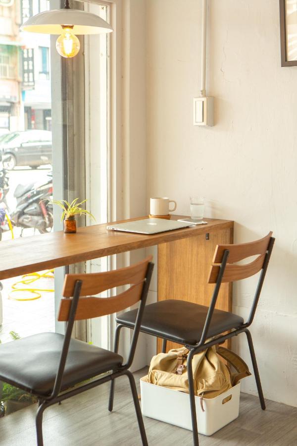 Corner Hostel & Cafe Taipei Esterno foto
