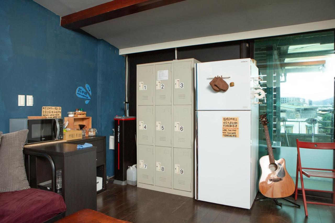Corner Hostel & Cafe Taipei Esterno foto